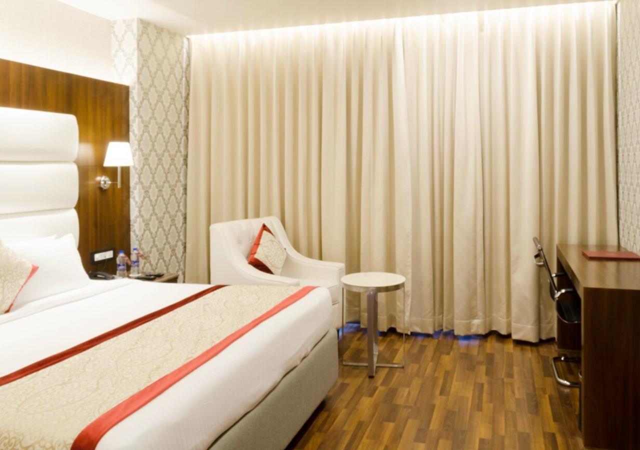 Ss Lumina Hotel 벵갈루루 외부 사진