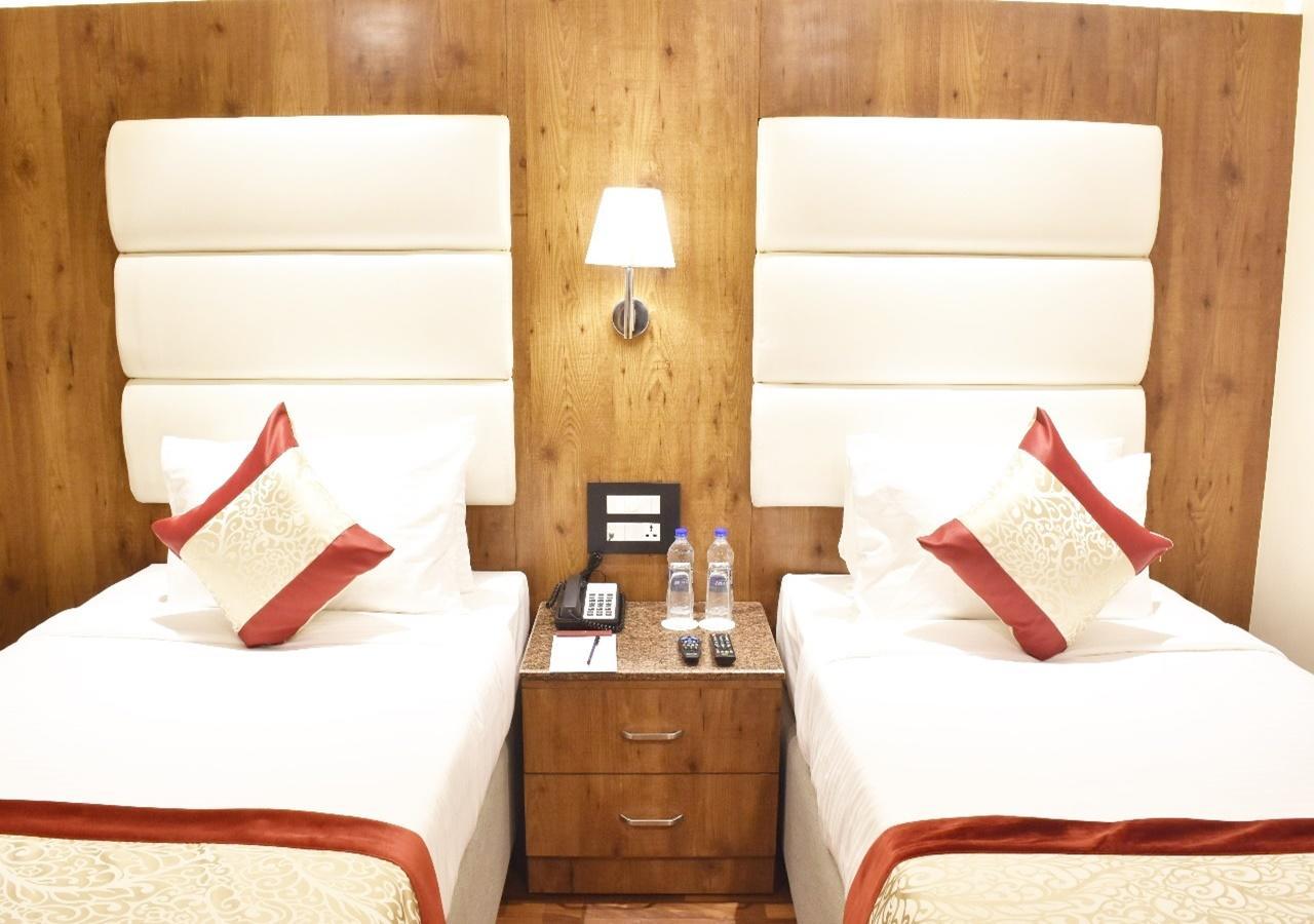 Ss Lumina Hotel 벵갈루루 외부 사진